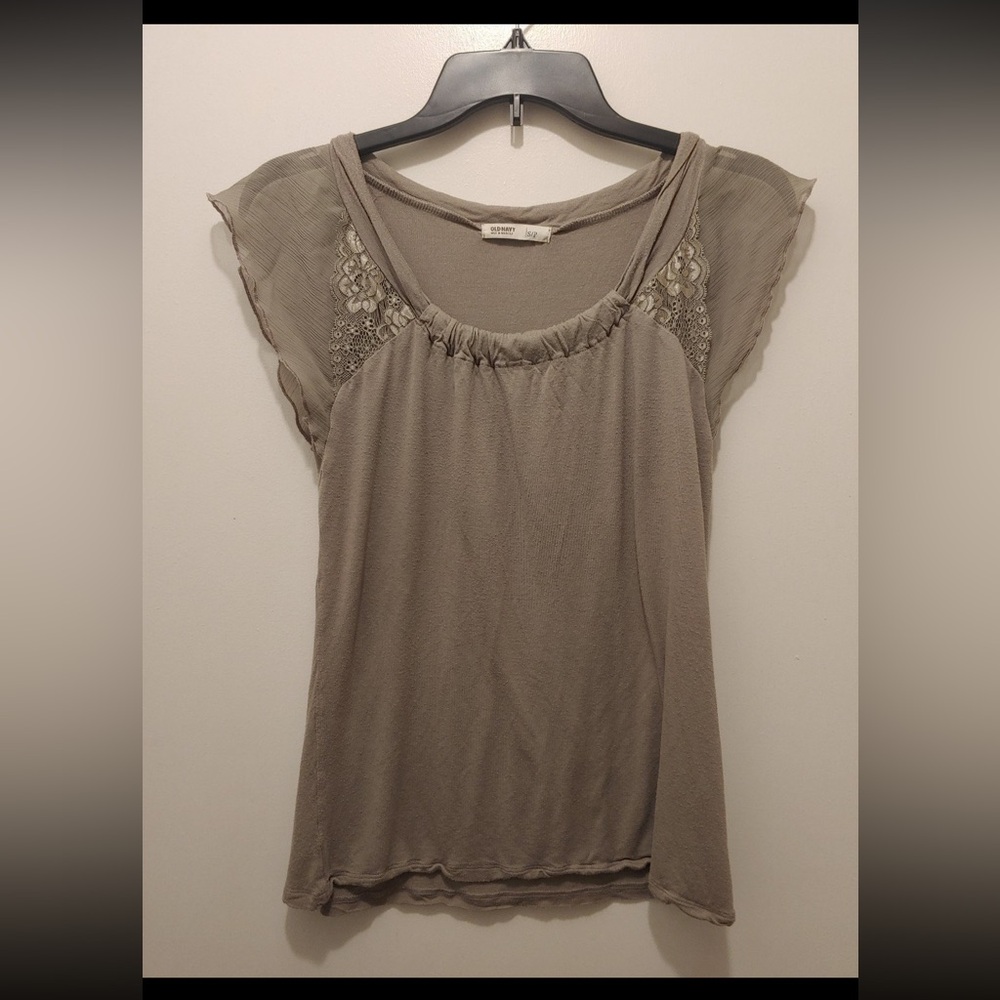 Old Navy top size small with Gauzy sleeves